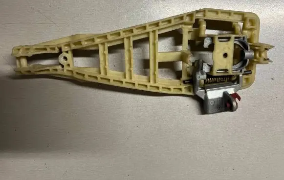 Rear door exterior handle/bracket