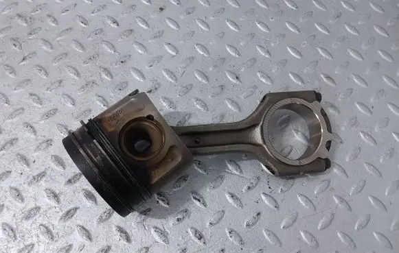 KIA Sorento Piston with connecting rod 235102F100 234102F975