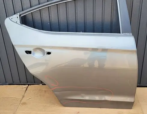 Hyundai Elantra VI Rear door