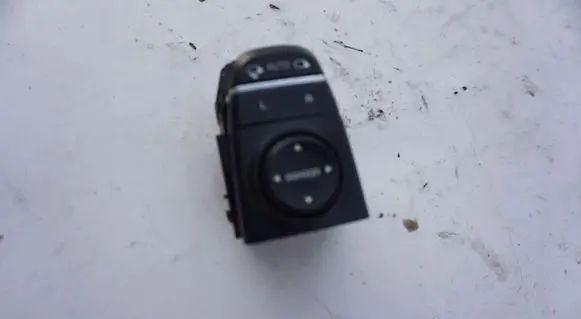 Skoda Superb B5 (3U) Wing mirror switch