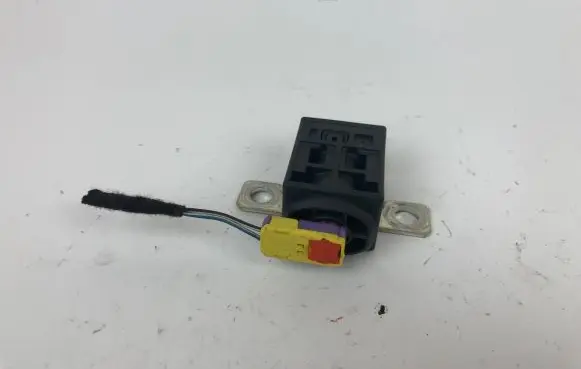 Audi A4 S4 B8 8K Ignition-blocking relay 4F0915519 140008