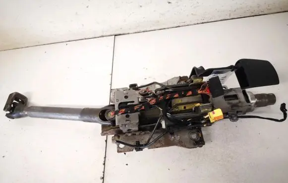 Volkswagen Touran I Steering wheel axle