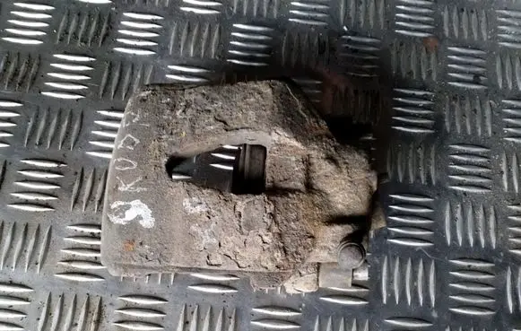 Skoda Octavia Mk1 (1U) Front brake caliper