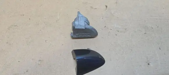Volkswagen PASSAT B6 Front door handle cover 3C0837880