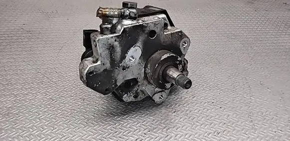 Audi A6 S6 C6 4F Fuel injection high pressure pump 0445010090 059130755E
