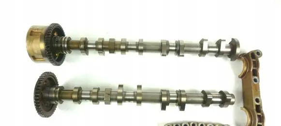 Hyundai i30 Camshaft 24100-2B010 24200-2B010
