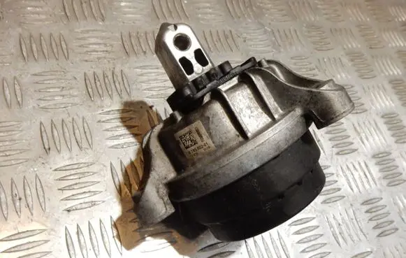 BMW 5 F10 F11 Engine mount bracket 6785602 46241