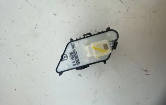 Mercedes-Benz C W205 Head unit multimedia control A2059055231 19T296 12589339
