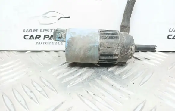 Volvo S40, V40 Windscreen/windshield washer pump