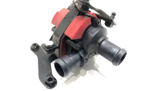 Audi A6 S6 C7 4G Oil filter mounting bracket 4G0820195E