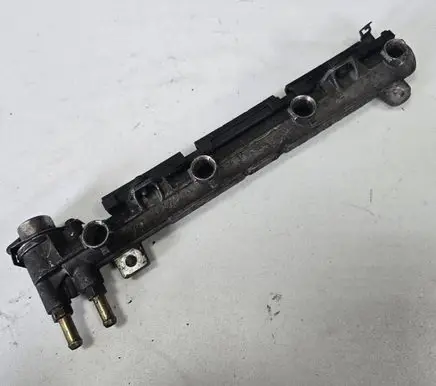 Volkswagen Polo IV 9N3 Fuel main line pipe 036971824A