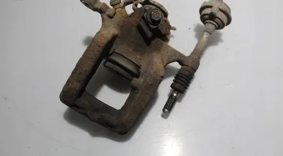 Opel Astra J Rear brake caliper