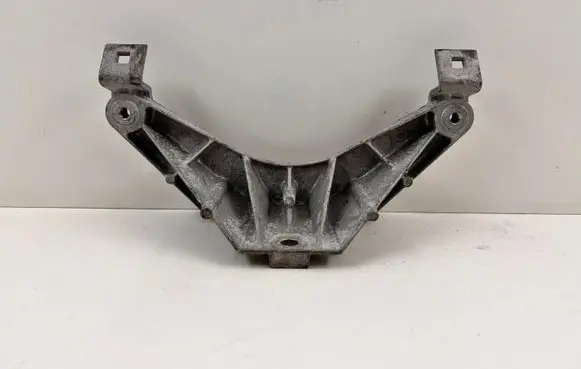 BMW X5 E70 Gearbox mounting bracket 7137238