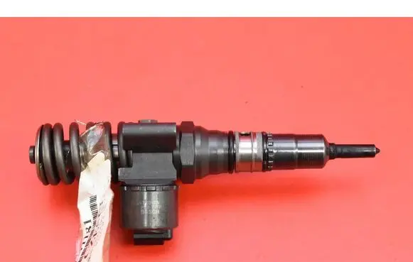 Volkswagen Golf Plus Fuel injector 03G130073G