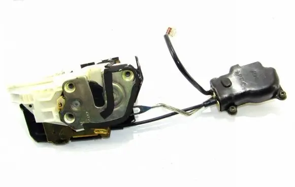 Mitsubishi Pajero Front door lock