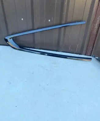 BMW 8 G15 Tailgate/trunk side cover trim 7456084