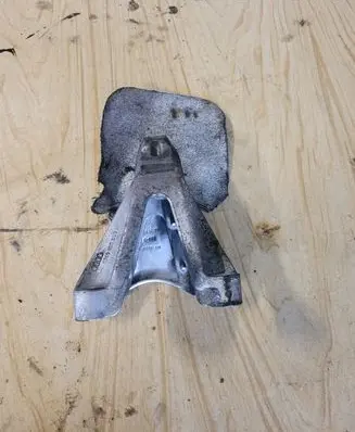 Audi A5 8T 8F Engine mounting bracket 8K0199307