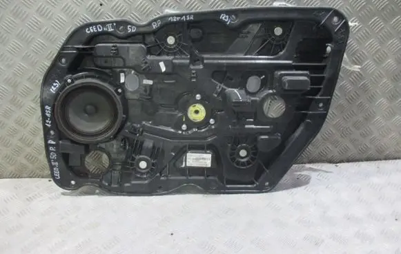 KIA Ceed Front window lifting mechanism without motor 82480A2320