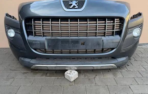 Peugeot 3008 I Front bumper 