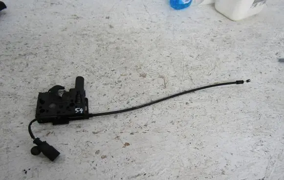 Skoda Kodiaq Engine bonnet/hood lock/catch 565823509