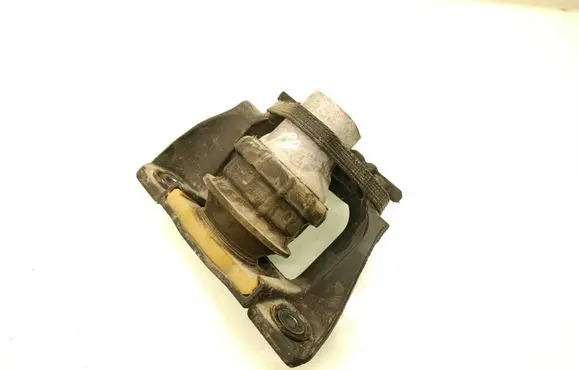 Volvo S60 Engine mount bracket 31686885