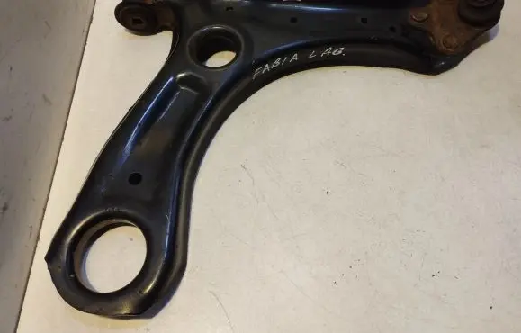 Skoda Fabia Mk2 (5J) Front lower control arm/wishbone 6R0407152E