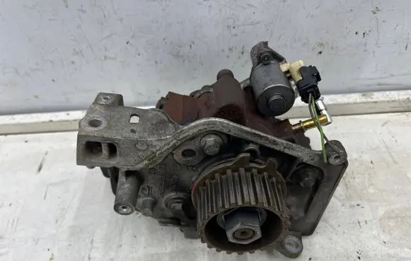 Ford Focus Fuel injection high pressure pump 9676289780 A2C53384062 5WS40893