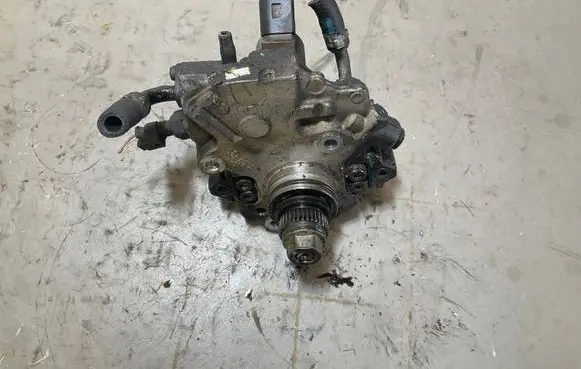 Mercedes-Benz Sprinter W906 Fuel injection high pressure pump A6510701801 28343143 0402345HB