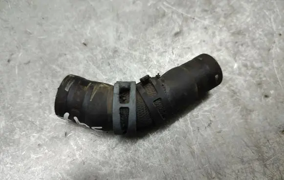 Volkswagen Touareg II Engine coolant pipe/hose