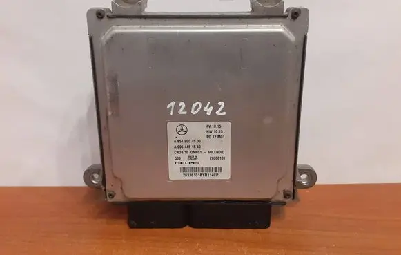 Mercedes-Benz C W204 Engine control unit/module A6519007500 28336101 A0064461540