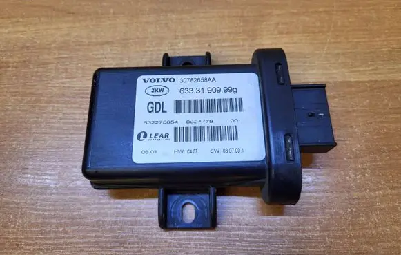 Volvo V70 Light module LCM 63331909999 30782658AA 532275854