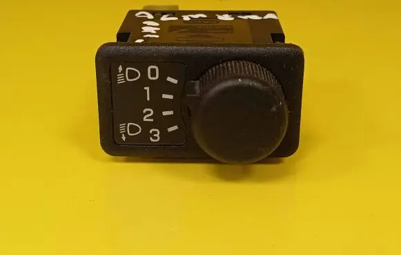 Nissan Almera Tino Headlight level height control switch 369973