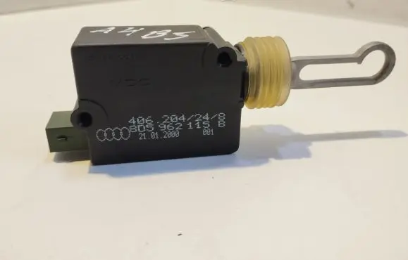 Audi A4 S4 B5 8D Tailgate boot lock/latch motor 8D5962115B