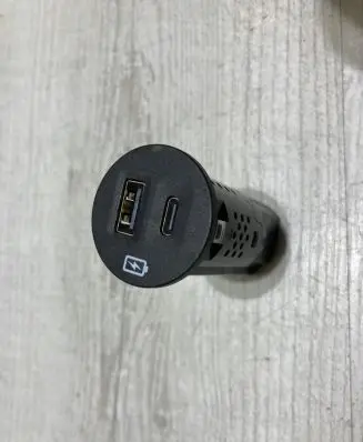 Ford Kuga III USB socket connector lu5t19j211aa