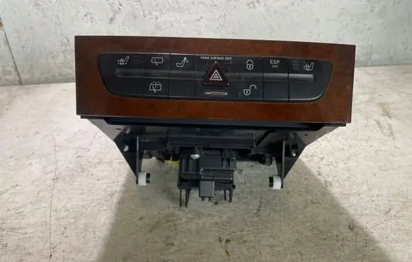 Mercedes-Benz E W211 Glove box A2116800552