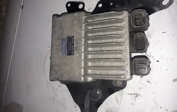 Toyota Avensis T270 Fuel injection control unit/module 8987120070