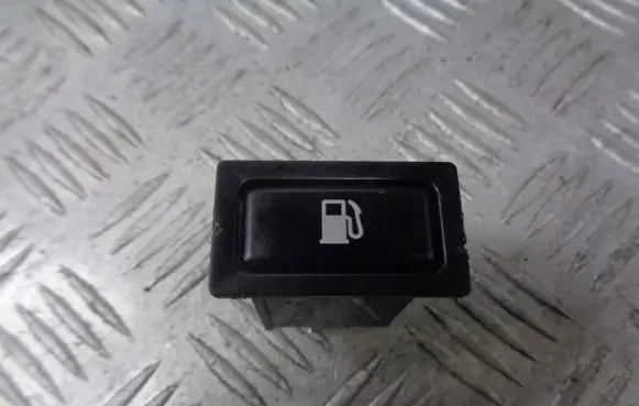 Toyota Avensis T250 Fuel tank opening switch 