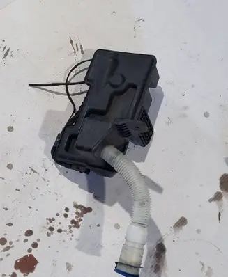 Volkswagen Tiguan Windshield washer fluid reservoir/tank 5N0955453