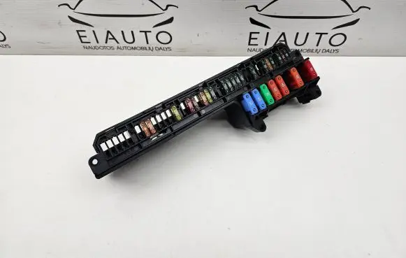 BMW 5 E60 E61 Fuse module 6957330 61146957330