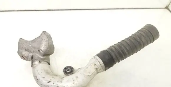 Volkswagen Touran I Engine coolant pipe/hose