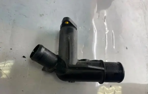 Volvo V40 Engine coolant pipe/hose 9684589080