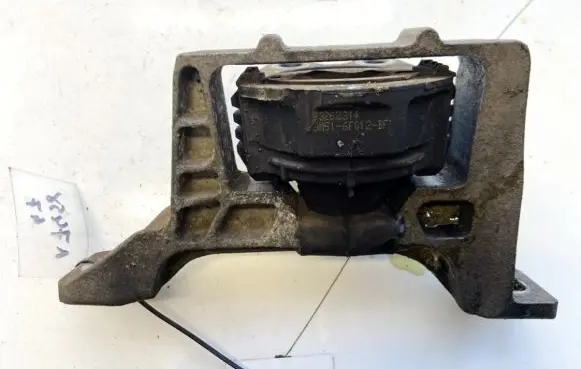 Ford Focus Engine mount bracket 3M516F012BF 3M51-6F012-BF