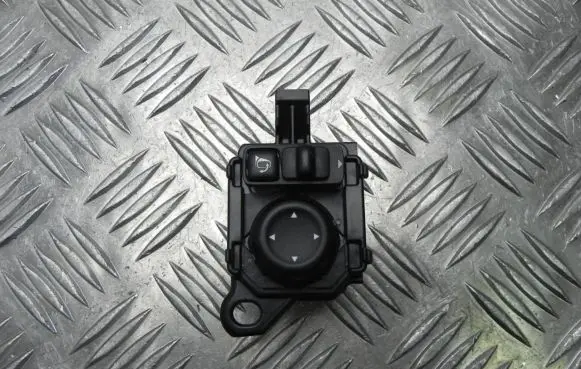 Nissan Qashqai Electric window control switch 255704EA1B T2524