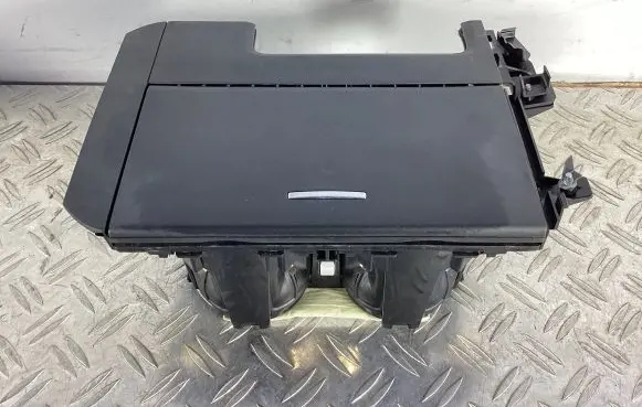 Cup holder front