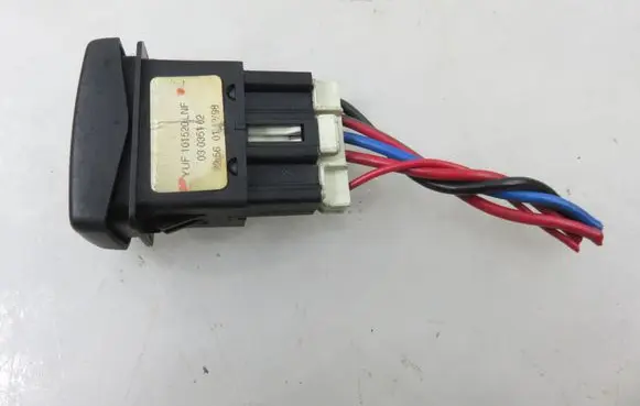 Land Rover Freelander Quarter vent window switch YUF101520LNF
