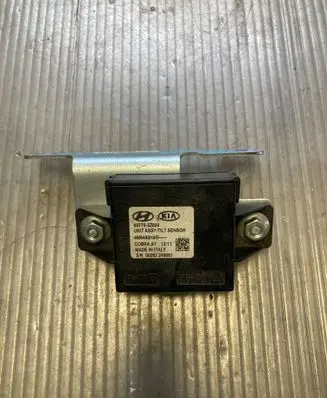 Hyundai i40 Yaw turn rate sensor 957753Z000 4M5455H3G 00263249061