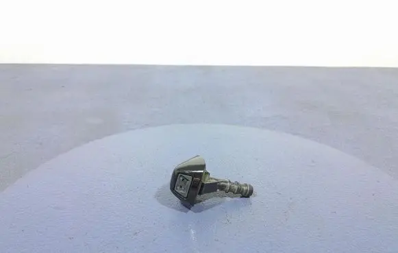 BMW 1 E82 E88 Windshield washer spray nozzle 7179466