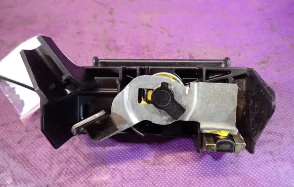 Toyota Corolla E120 E130 Tailgate/boot open switch button 