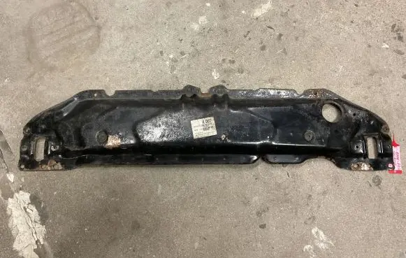 BMW 5 E60 E61 Top upper radiator support slam panel