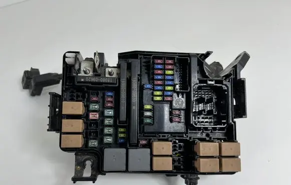 Hyundai Ioniq Fuse module 91211G2544 2518221008 H2519I2S00003